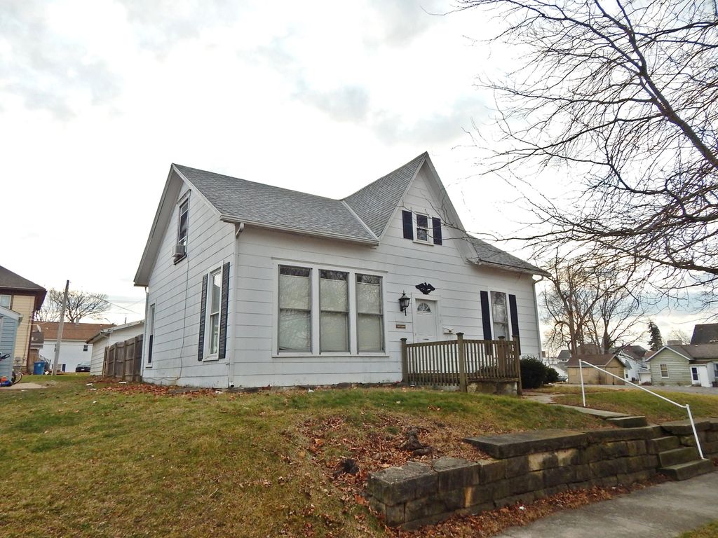 324 N  Detroit St, Bellefontaine, OH 43311