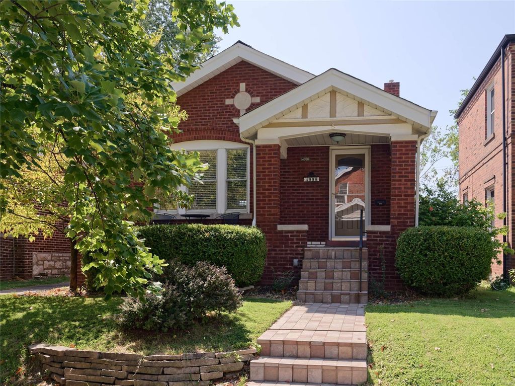 4996 Fairview Ave, Saint Louis, MO 63139