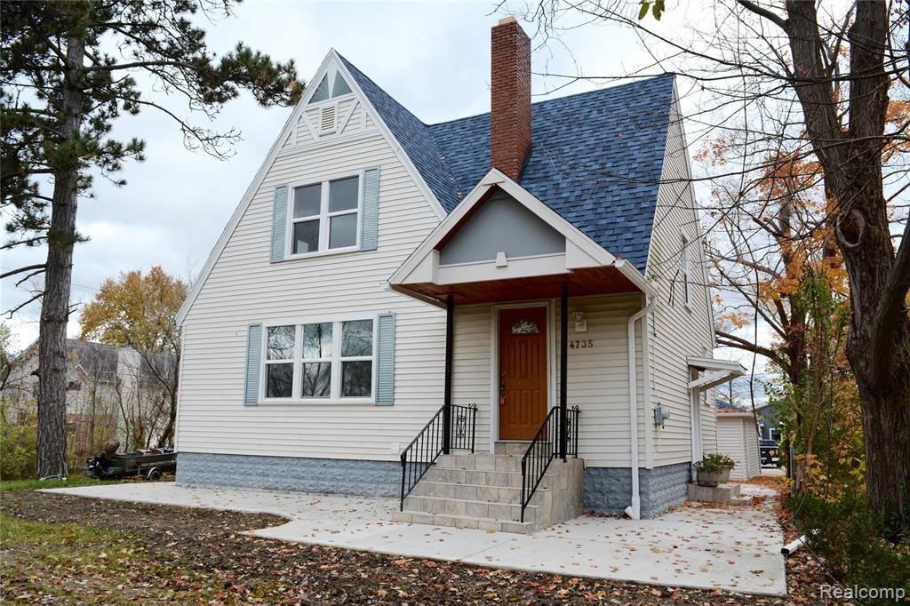 4735 Elizabeth Lake Rd, Waterford, MI 2 Bed, 3 Bath SingleFamily