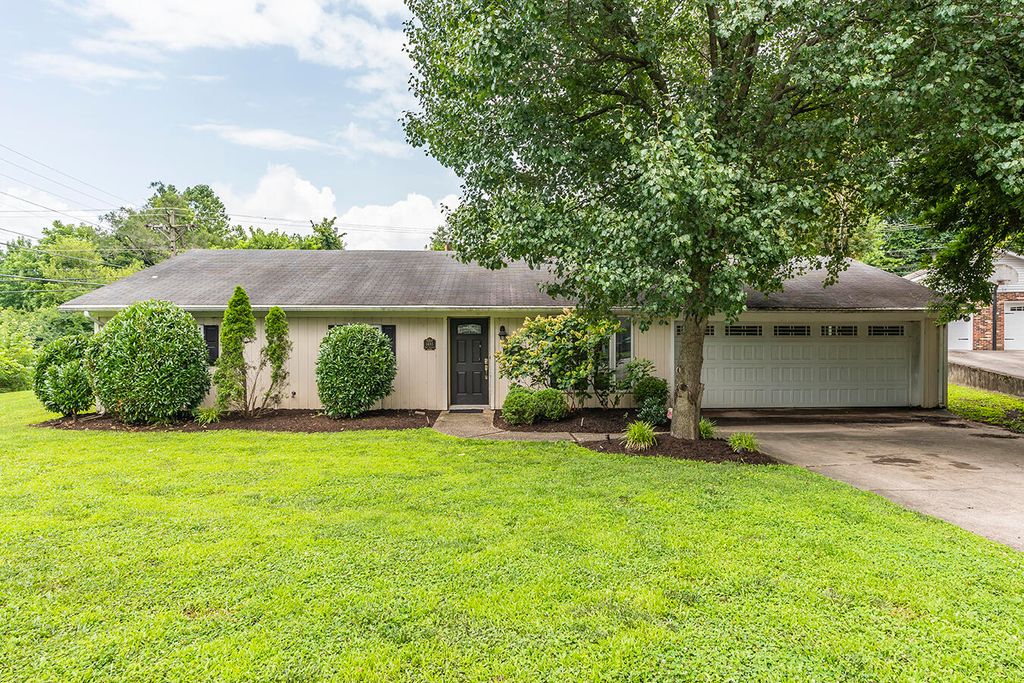 1485 Pine Meadow Rd, Lexington, KY 40504