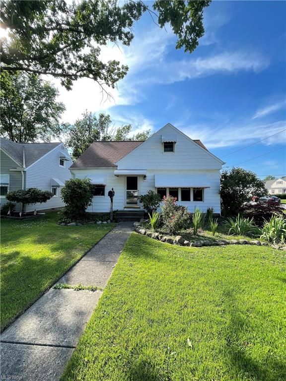 31315 Willowick Dr, Eastlake, OH 44095