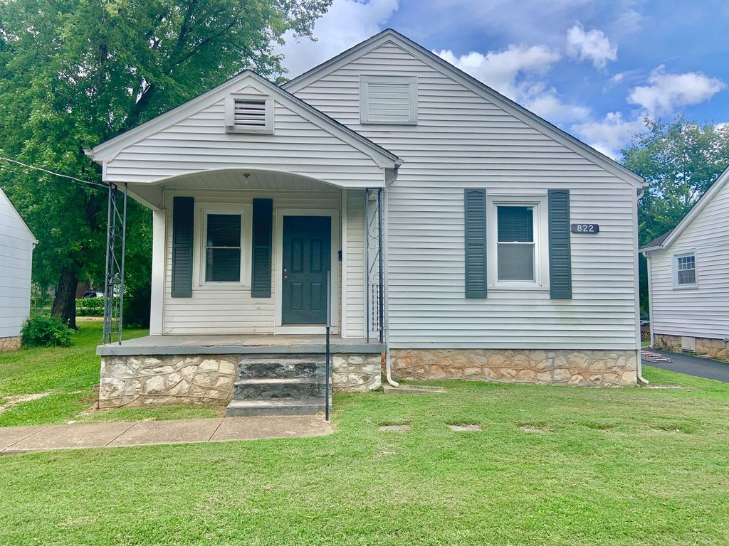 822 Cabell Dr, Bowling Green, KY 42101