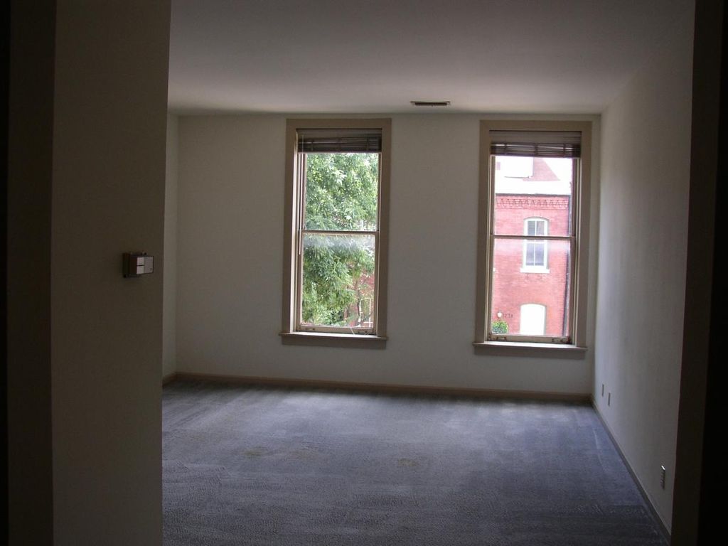 1235 Sidney St #A, Saint Louis, MO 63104