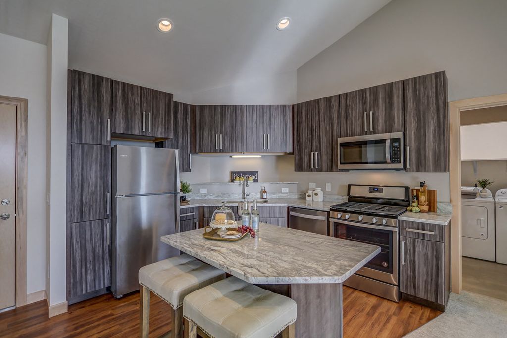 1120 W  Main St #1309, Sun Prairie, WI 53590