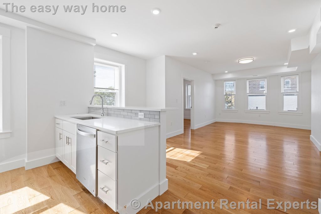 406 Columbia St #6, Cambridge, MA 02141