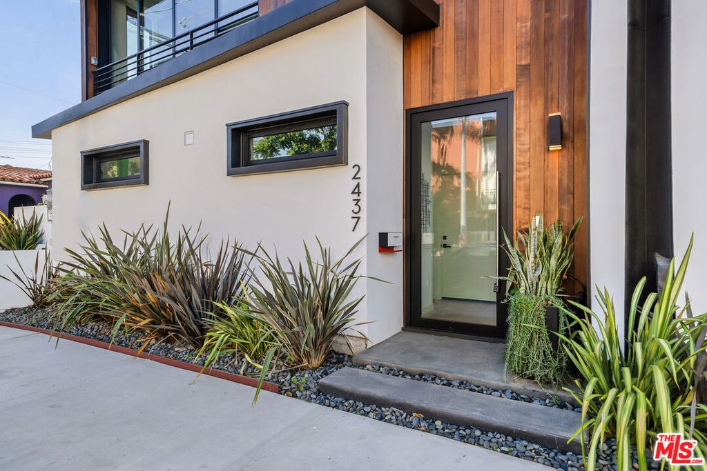 2437 S Penmar Ave, Venice, CA 90291