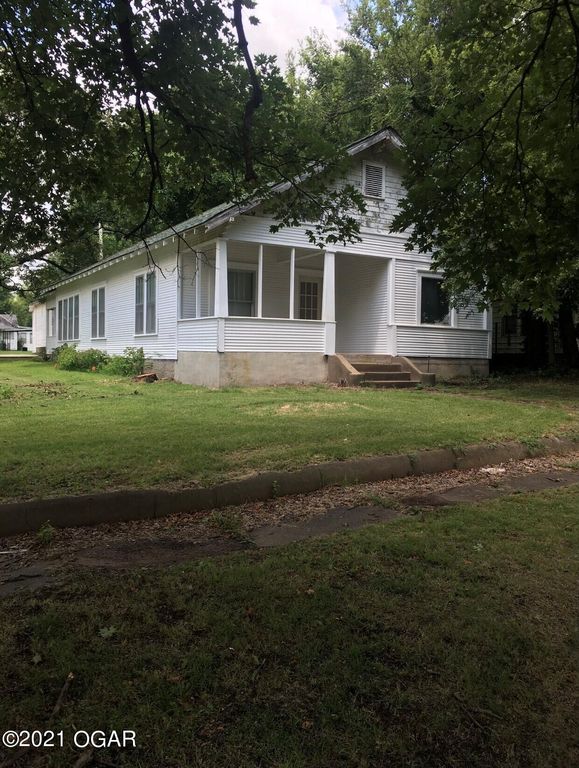 535 Military Ave, Baxter Springs, KS 66713