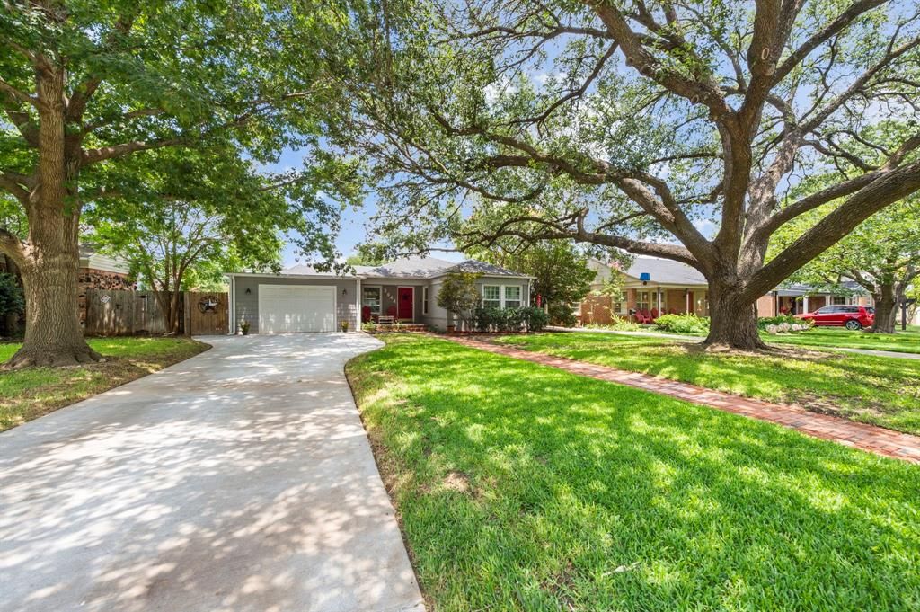 3644 Westcliff Rd S, Fort Worth, TX 76109