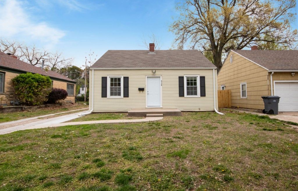 638 S Broadview Ave, Wichita, KS 67218