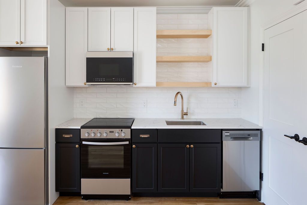 1284 Beacon St, Brookline, MA 02446