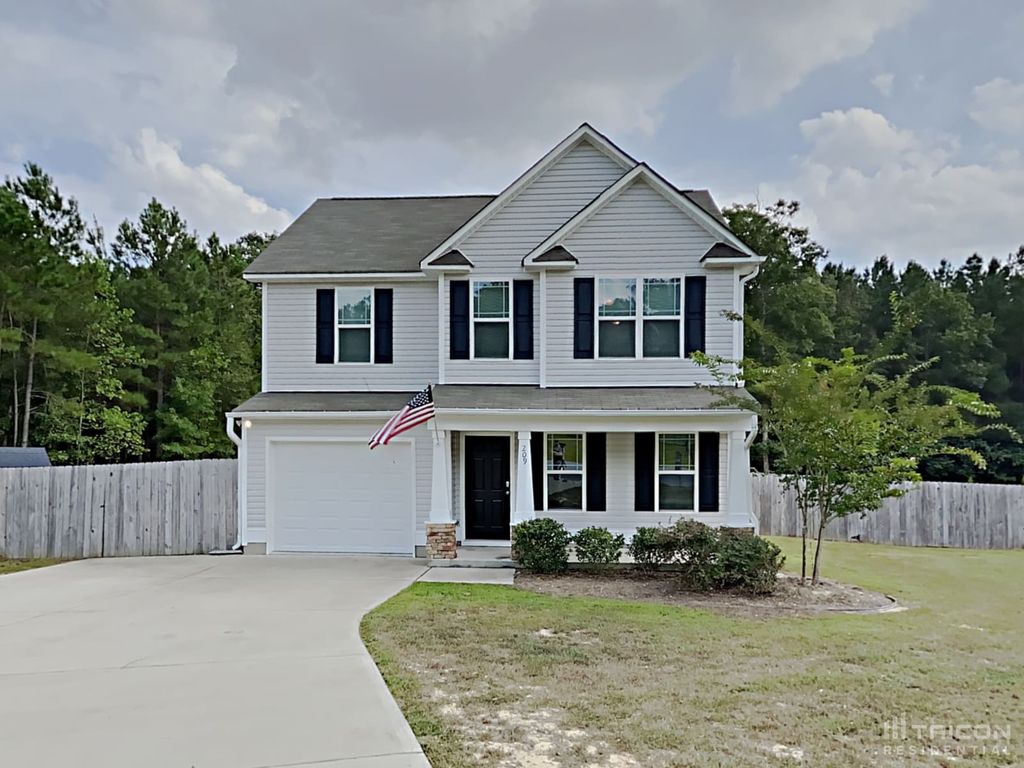 209 Crown Side Dr, Four Oaks, NC 27524