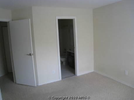 18531 Boysenberry Dr, Gaithersburg, MD 20879