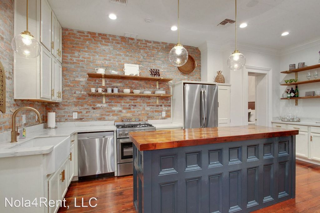 933 Bourbon St, New Orleans, LA 70116