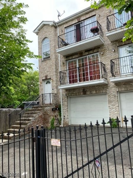 27 Pierce St, Newark, NJ 07103