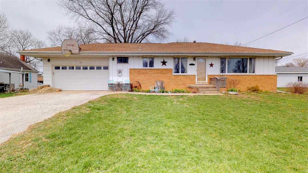 412 NE Railroad St, Hopedale, IL 61747 Trulia