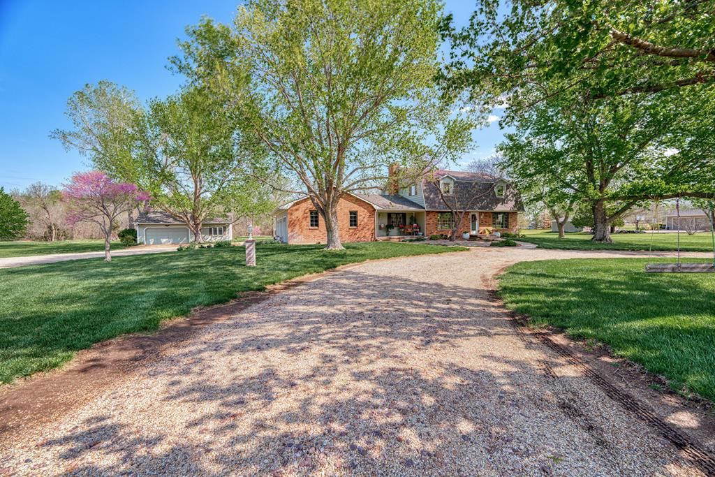 3693 E Country Club Rd, Salina, KS 67401 Trulia