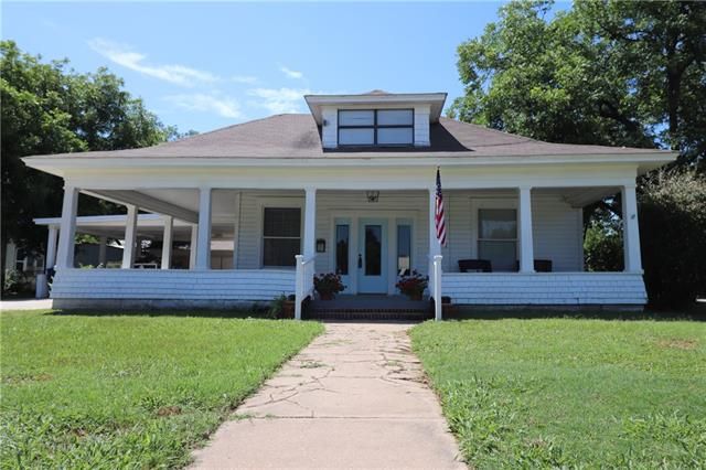 1010 Avenue G, Brownwood, TX 76801