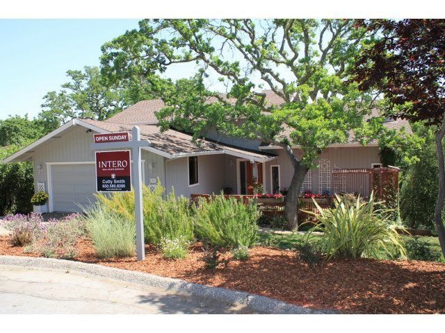 35 Prado Ct, Portola Valley, CA 94028