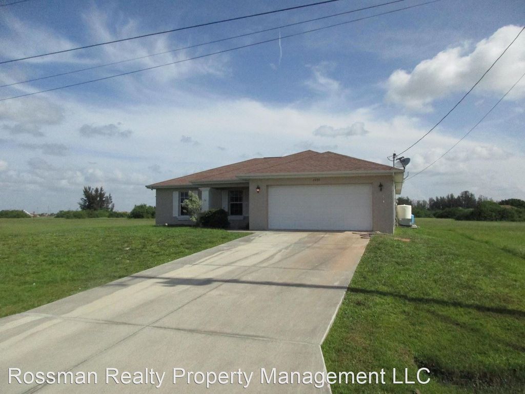 2905 NW 7th Ter, Cape Coral, FL 33993