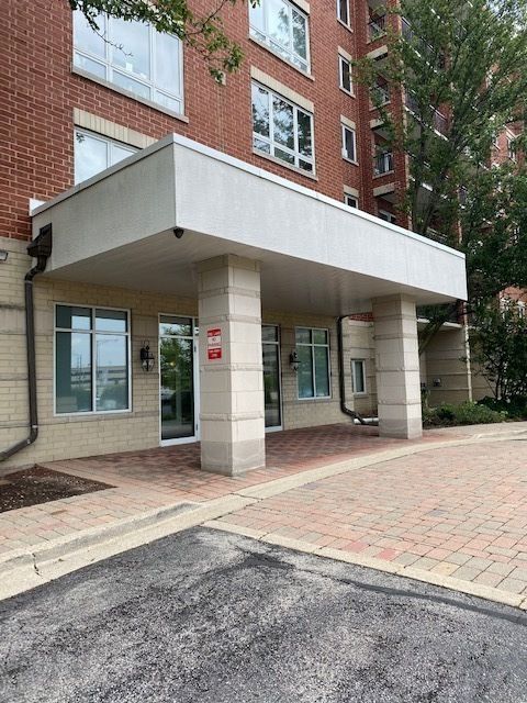 5555 N Cumberland Ave #305, Chicago, IL 60656