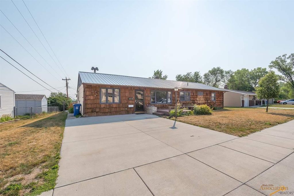 2420 Maple Ave, Rapid City, SD 57701