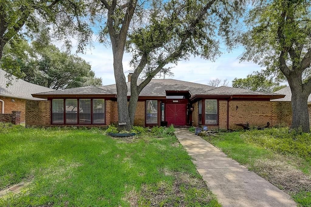 10018 Lawler Rd, Dallas, TX 75243