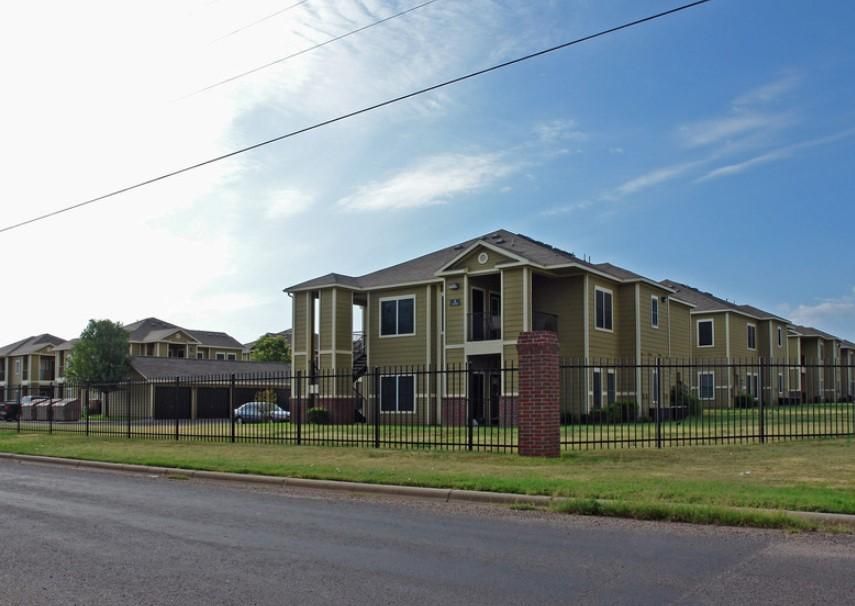 1500 Yonkers St, Plainview, TX 79072