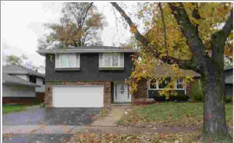 17742 Larkspur Ln, Homewood, IL 60430