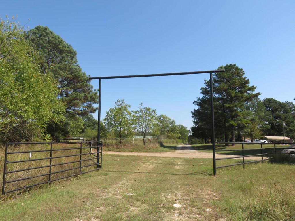 1209 9835th Rd, Atoka, OK 74525
