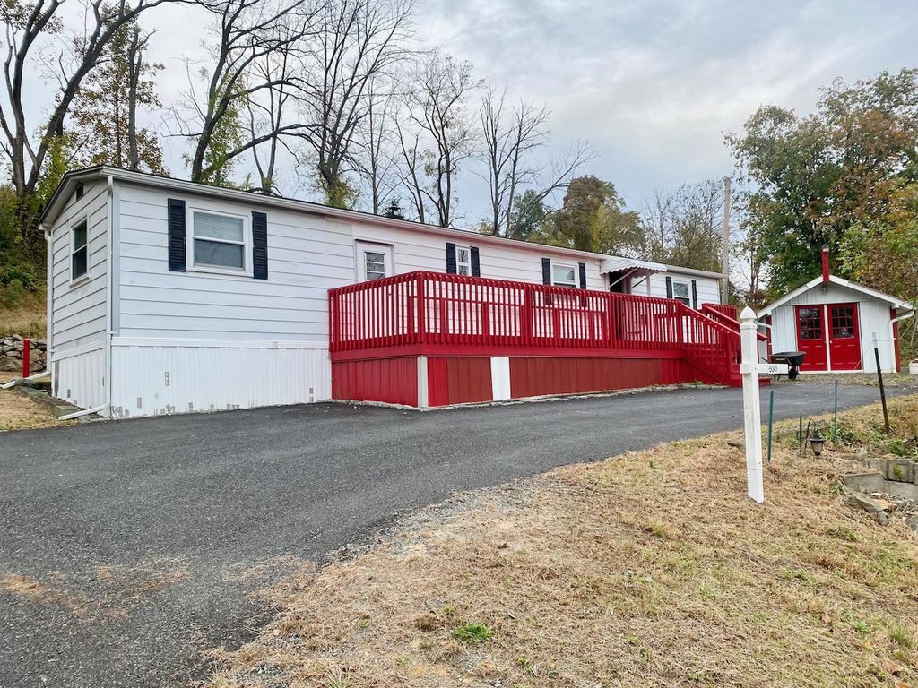 Address Not Disclosed, Barto, PA 19504