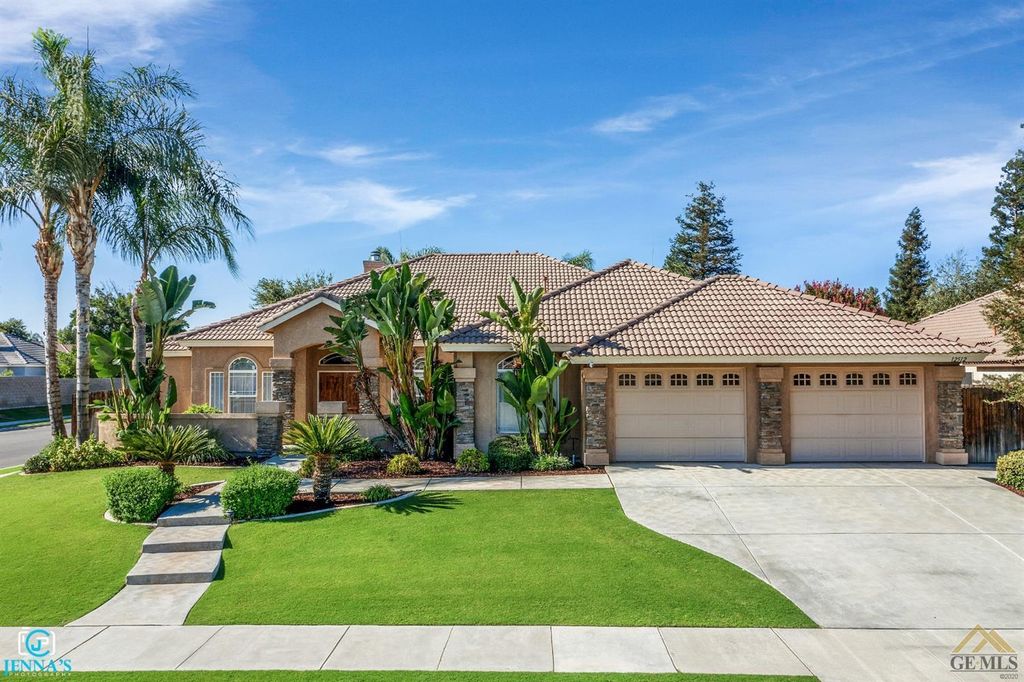 12512 Gila River Dr, Bakersfield, CA 93312