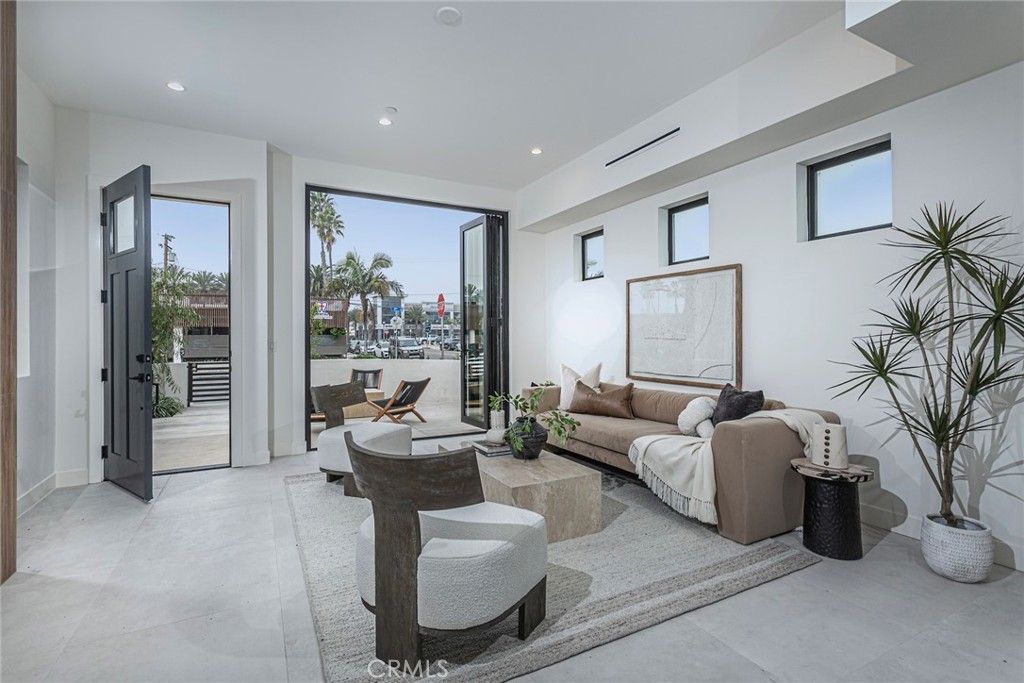 Photo 9 of 