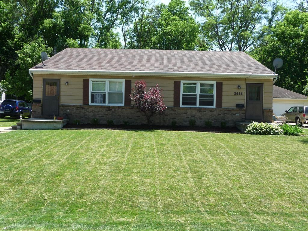 2655 Mansfield Dr, East Lansing, MI 48823
