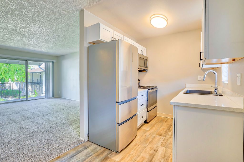 80 Luxury Amador valley apartments dublin Living Room