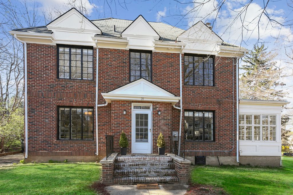 20 Woodmere Rd, Stamford, CT 06905 Trulia