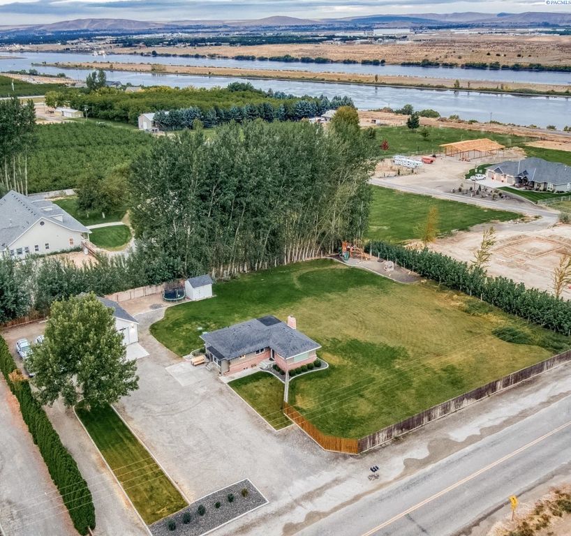 9551 W Sagemoor Rd, Pasco, WA 99301