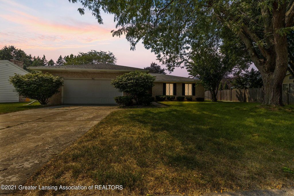 5943 Patriots Way, East Lansing, MI 48823