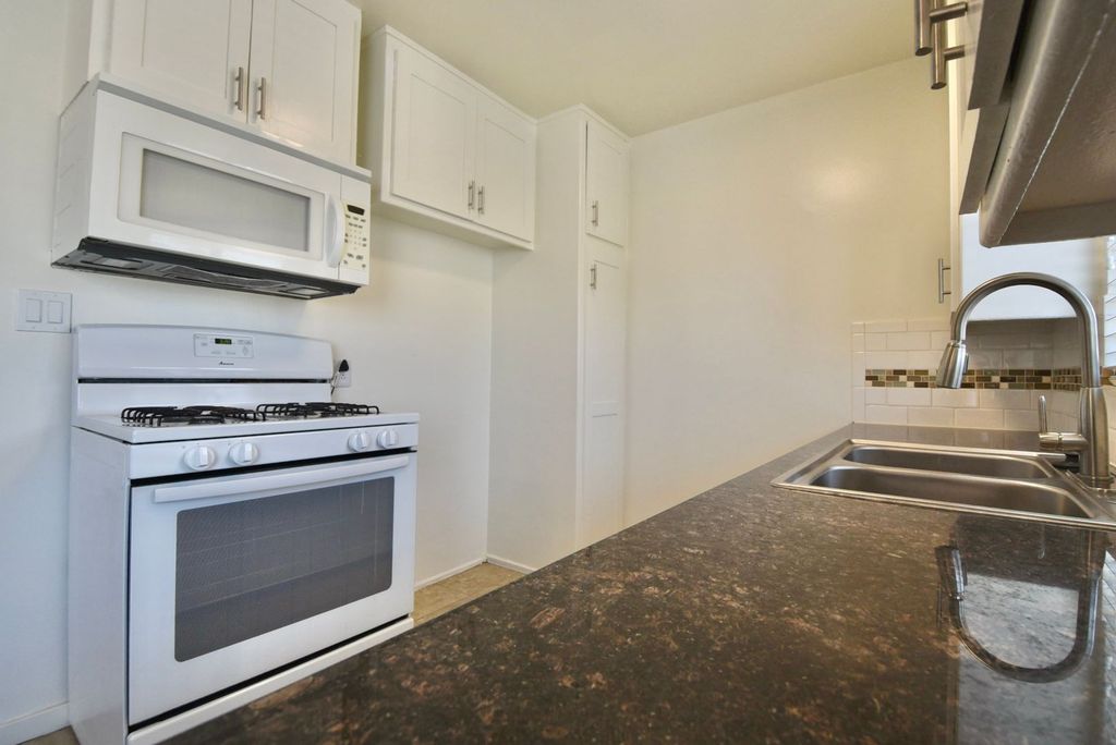 14025 Moorpark St, Sherman Oaks, CA 91423