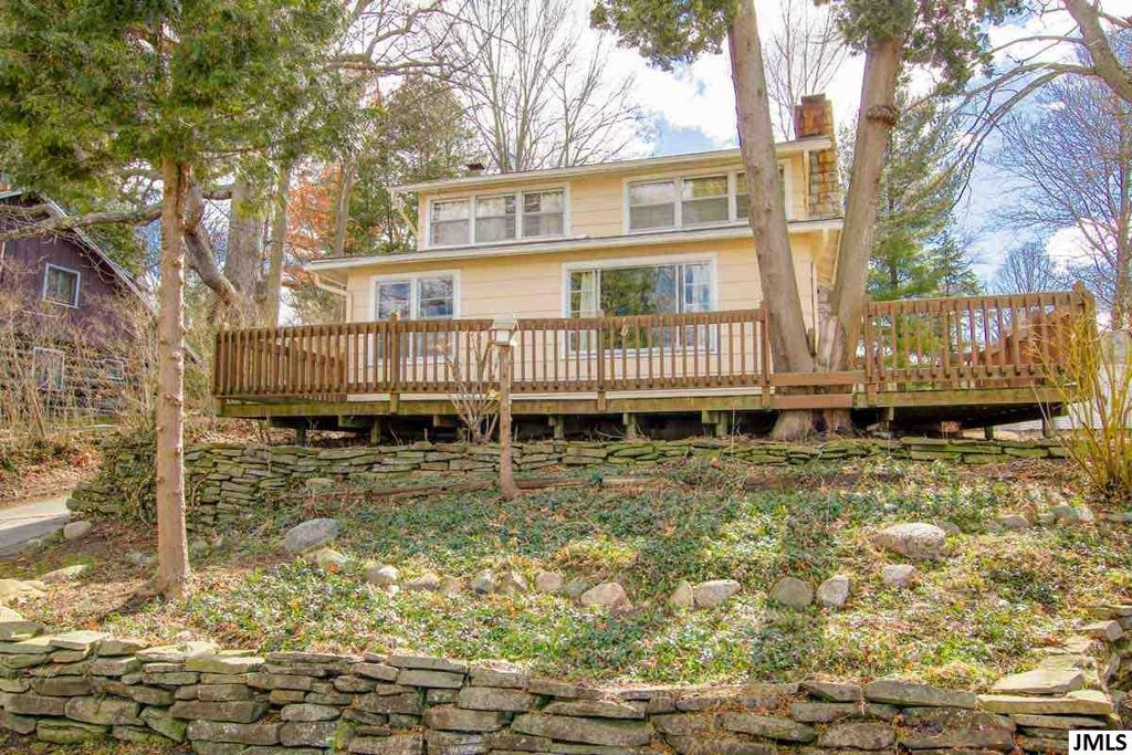 569 S Woodland Dr, Clarklake, MI 49234