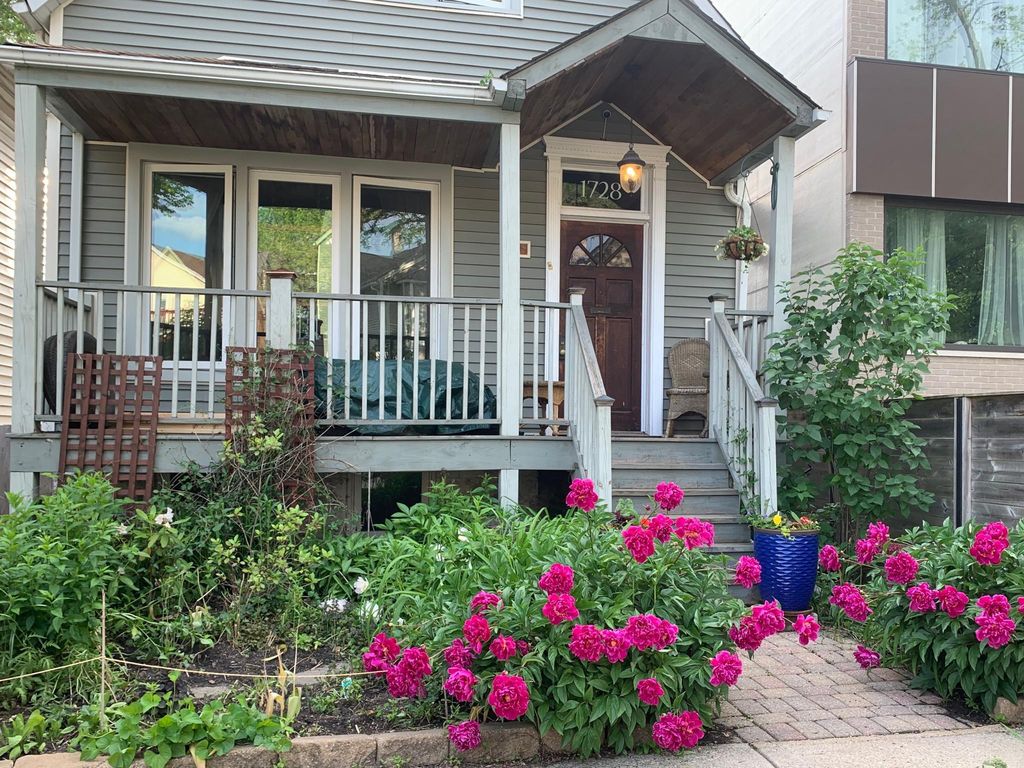 1728 N Whipple St, Chicago, IL 60647