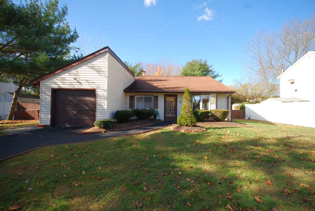 21 Meadow Ave, Medford, NY 11763 Trulia