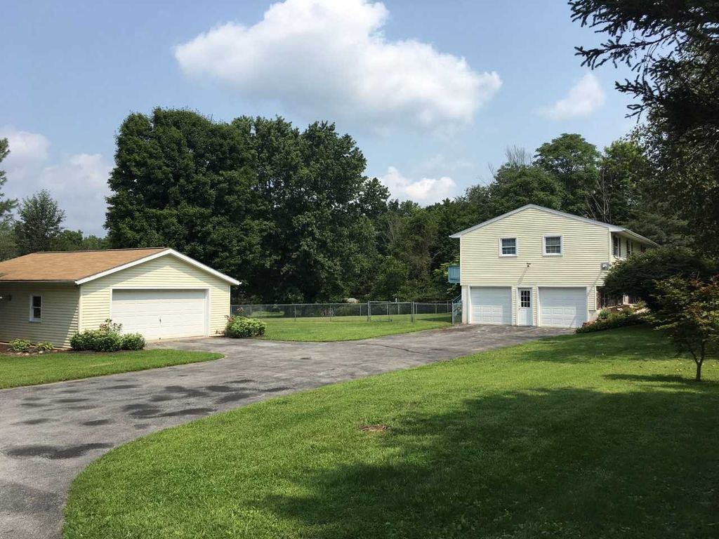 279 Hibernia Rd, Salt Point, NY 3 Bed, 2 Bath SingleFamily Home 18