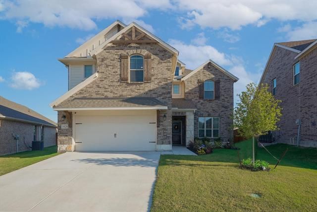 1828 Victoria Dr, Fort Worth, TX 76131