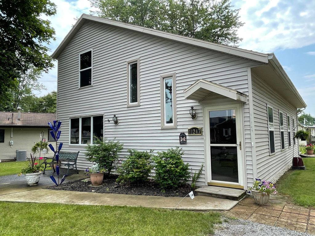 11247 Fairview Ln, Lakeview, OH 43331