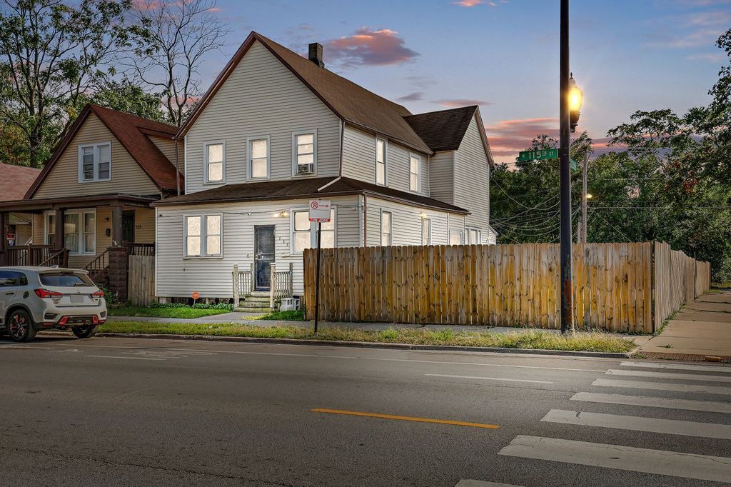 257 W 115th St, Chicago, IL 60628