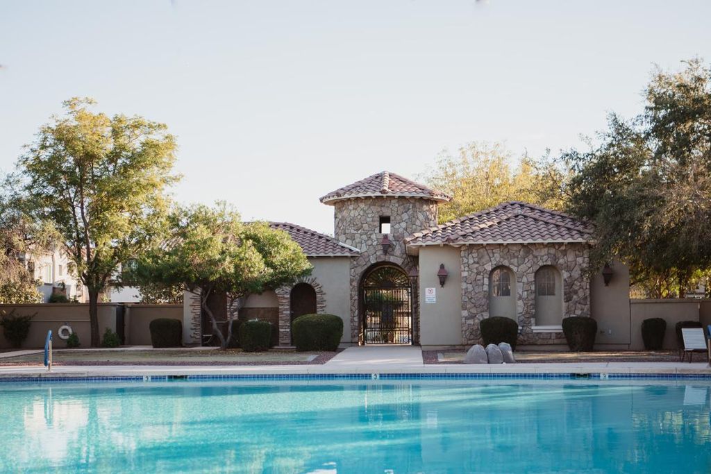 2754 S Sulley Dr #101, Gilbert, AZ 85295