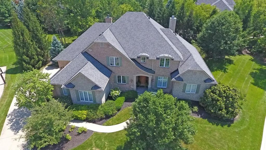 1137 River Forest Dr, Hamilton Twp, OH 45039