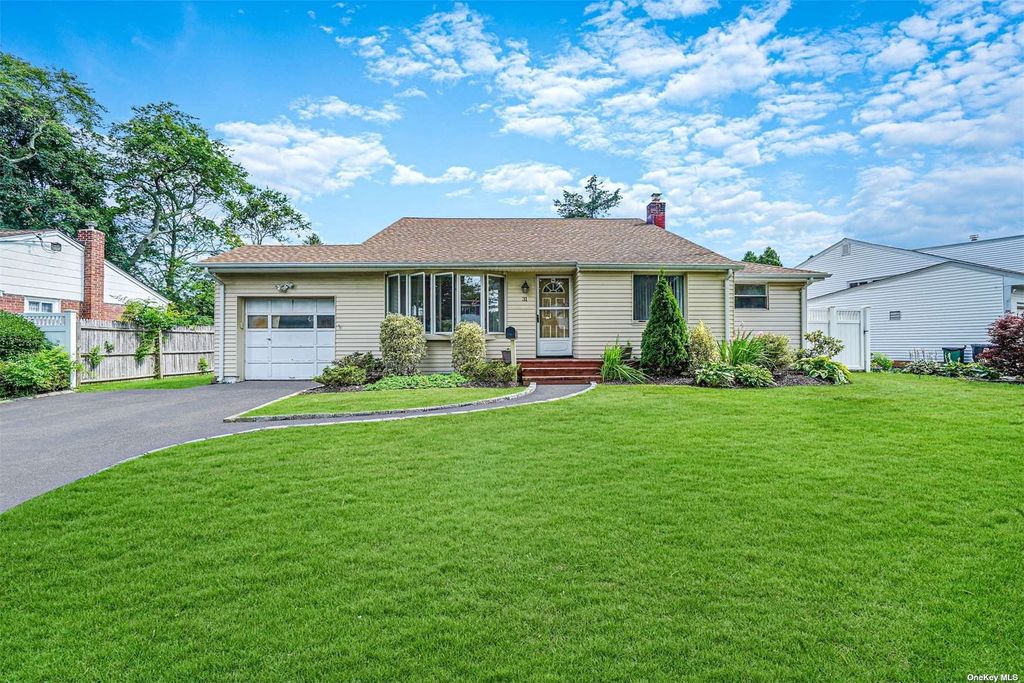 31 Oakley Drive, Huntington Station, NY 11746 Trulia