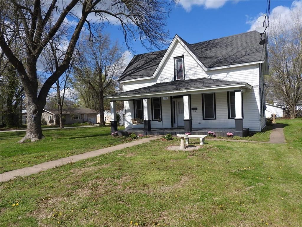 302 E Benton St, Windsor, MO 4 Bed, 3 Bath SingleFamily Home 16