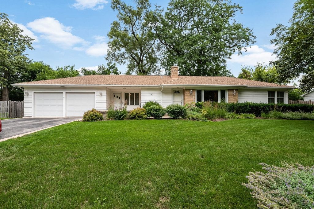 65 S East River Rd, Des Plaines, IL 60016